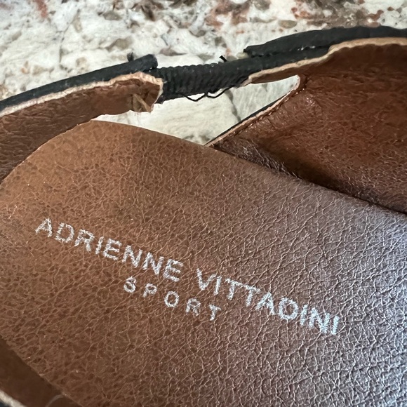 Women’s Adrienne Vittadini Black and Brown Sandals 8.5M - Picture 2 of 5